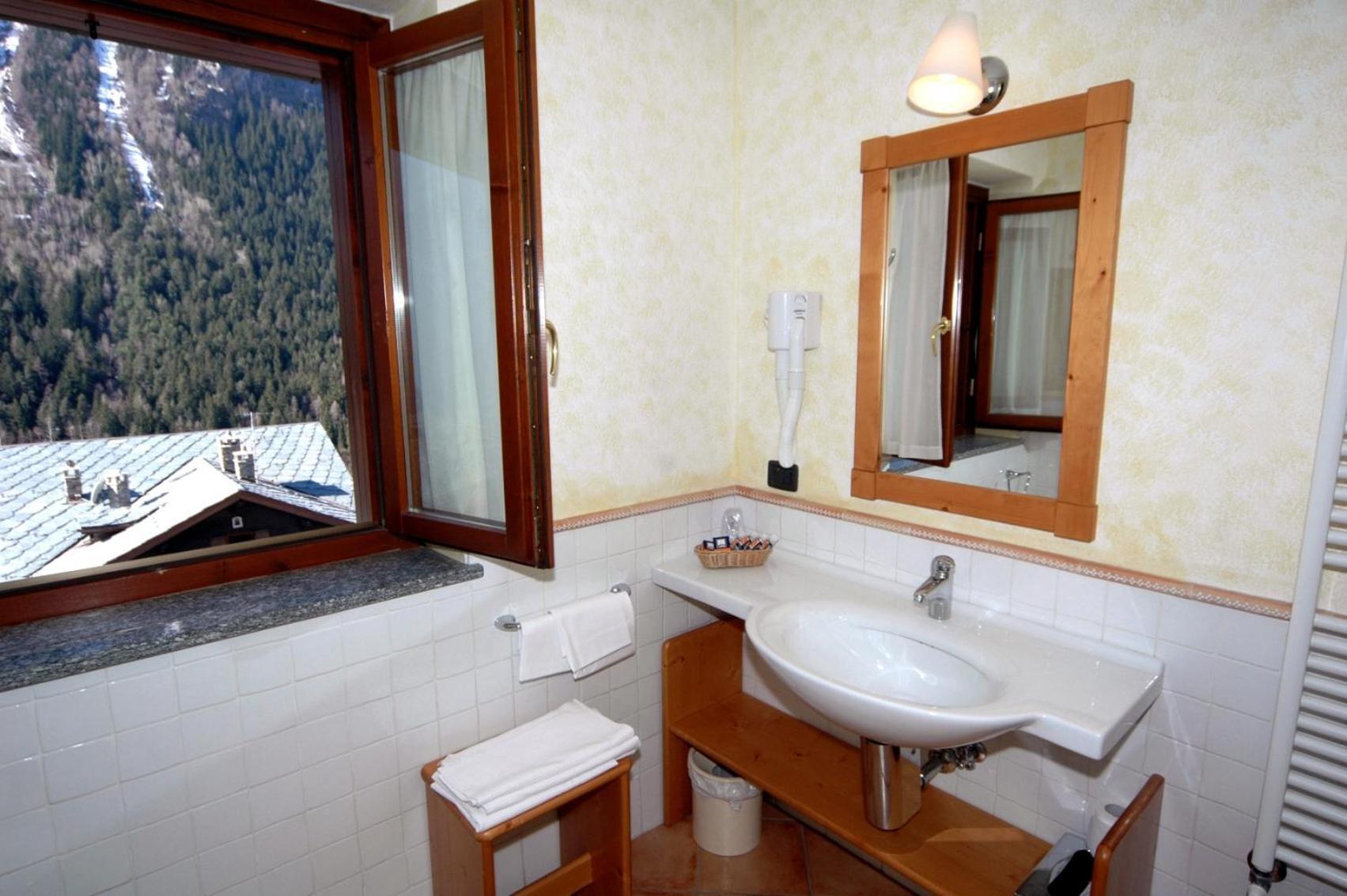 Hotel Alpechiara Pré-Saint-Didier Eksteriør bilde